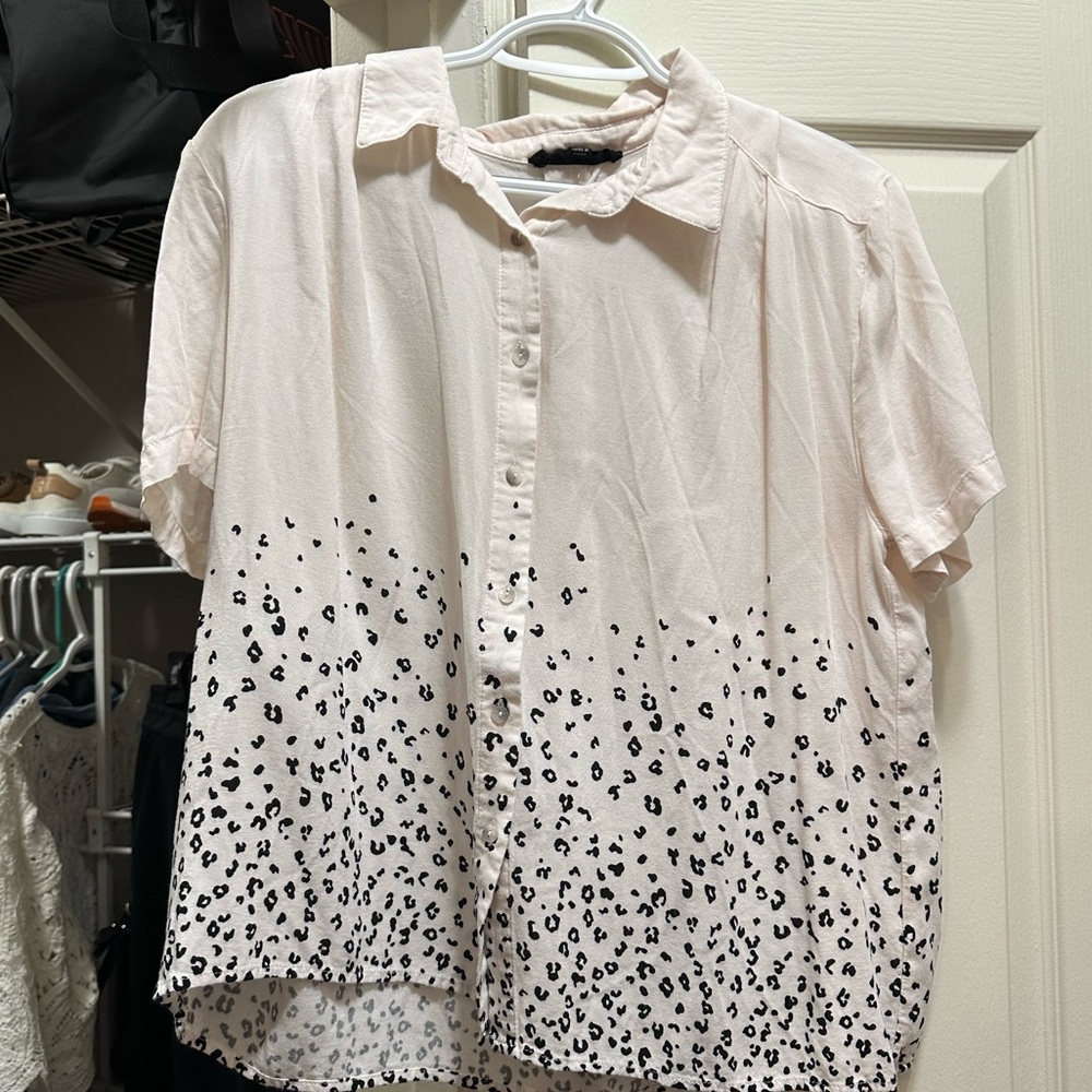 Women’s short sleeve Button up Shirt